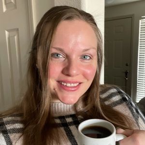 Meet your Posher, Alicia